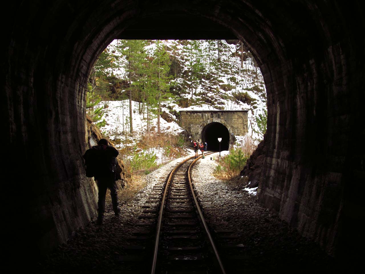Často následují tunely těsně jeden za druhým.