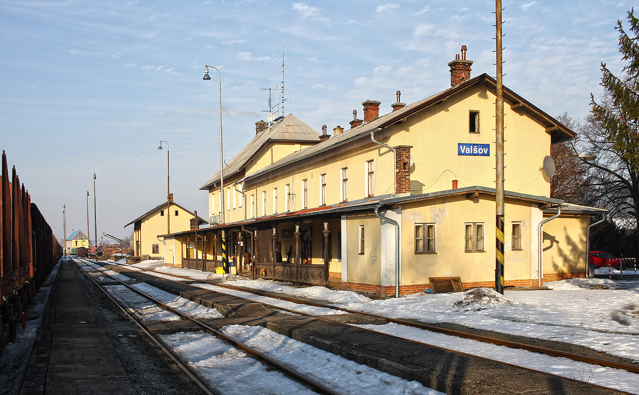 Staniční budova stanice Vlašov 12. února roku 2017.