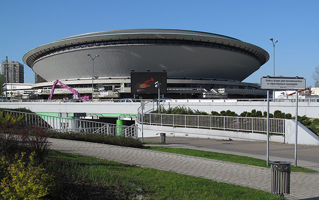 Nejen Rondo mají v Katowicích o třídu lepší než v Brně. Celkově na mě kraj působil dojmem, že od ukončení těžby uhlí uhání kvalita života i prostředí mílovými kroky dopředu a česká města nemohou držet krok.
