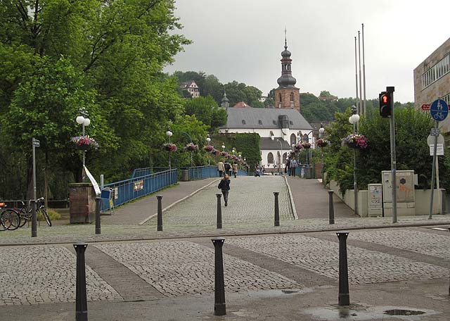 Město samo se jmenuje podle mostů přes řeku Sáru, tohle je ten nejstarší, který jsem našel.