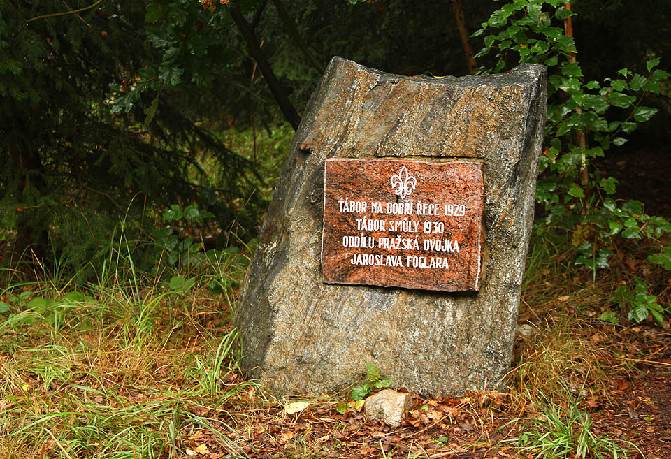 Pomník, který Alpín odhalil v roce 2012.