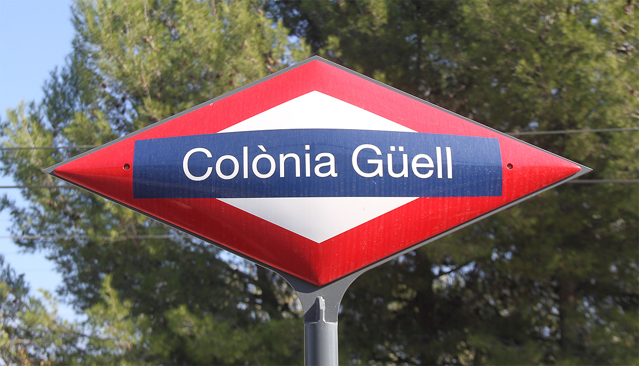 Dostat se sem i zpátky dá pohodlně po kolejích úzkokolejky z Barcelony do pohoří Montserrat. Pro nás byla stanice Colònia Güell místem rozloučení s Maruškou - dál už jsme pokračovali jen tři.