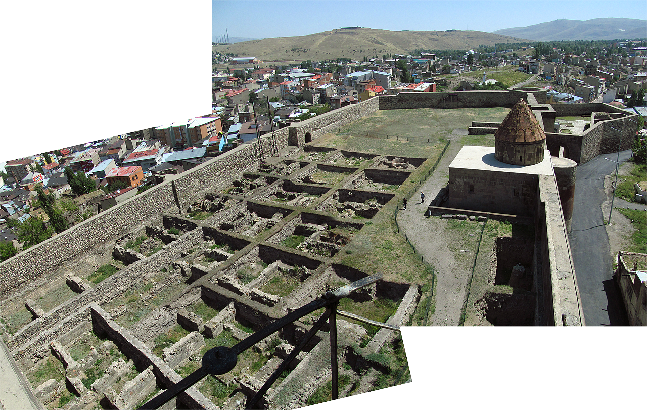 Základy citadely prý pochází od neznámé kultury, ale ovlivnění arménskou (nebo možná gruzínskou) kulturou je zřejmé.