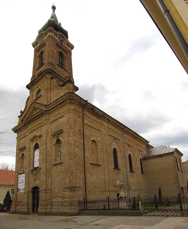 I v Srbsku lze nalézt katolické kostely - zde ve městě Ruma.
