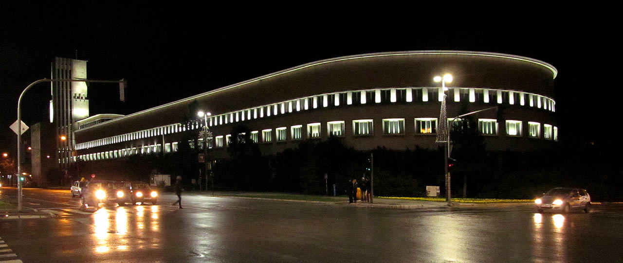 Budovu autonomního parlamentu Vojvodiny, tzv. Banovinu navrhl významný srbský architekt Драгиша Брашован a postavena byla v letech 1936-1939.