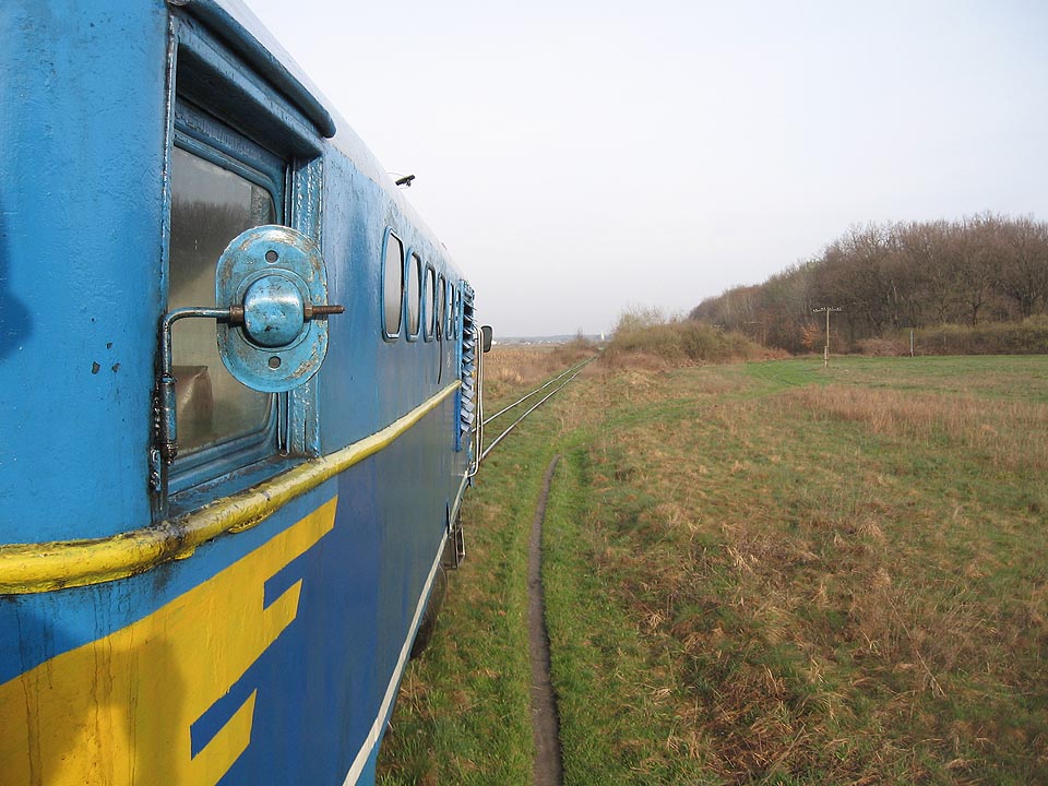 Lokomotiva TU-098 pochází z roku 1957. Do roku 1971 jezdila v Estonsku na dráze Pernov–Revel, od tohoto roku sloužila na Boržavské dráze až do roku 2016, kdy byla převezena na <a href="/Tema/Dětská železnice v Užhorodě">dětskou železnici do Užhorodu</a>.