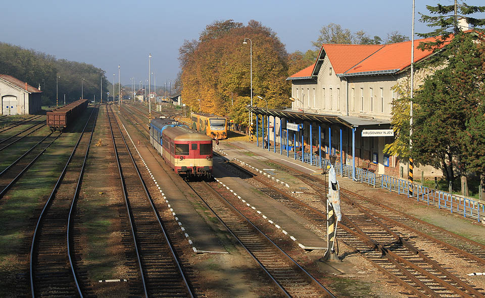 Železniční stanice Hrušovany nad Jevišovkou v roce 2015 ještě bez názvu Šanov. Železniční stanice Hrušovany nad Jevišovkou v roce 2015 ještě bez názvu Šanov.
