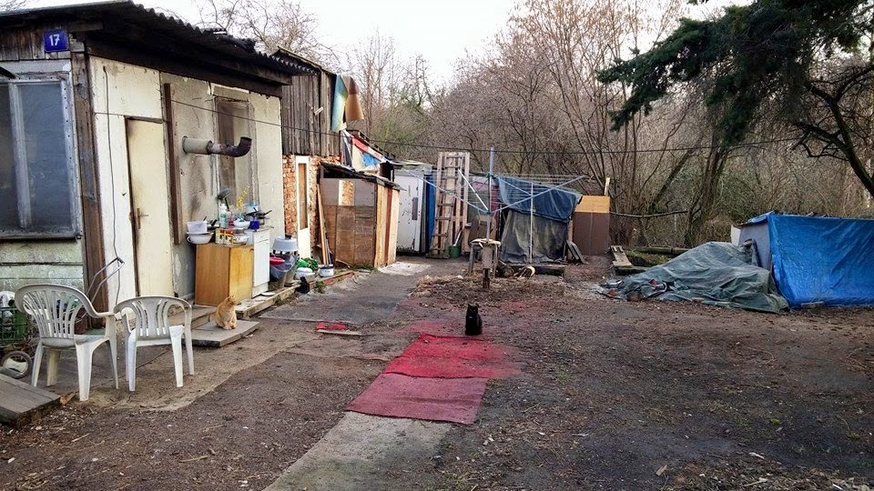 Zdá se, že Le Corbusierova výzva dnes Na Slatinách opět nabývá na aktuálnosti. Foto: Adéla Ogino.