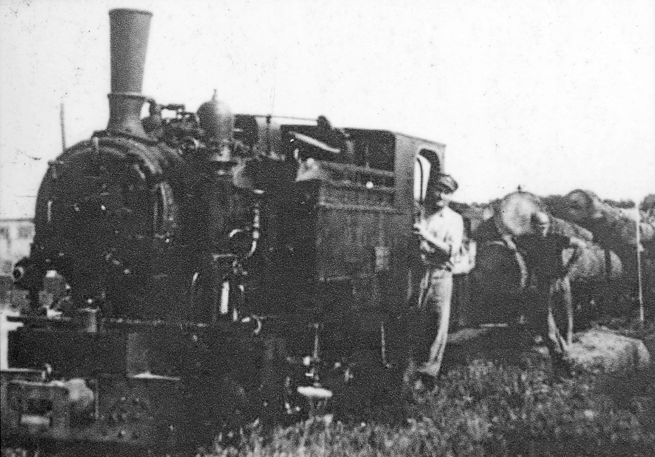 Jedna ze dvou parních lokomotiv, které na drážce sloužily po 1. světové válce. 