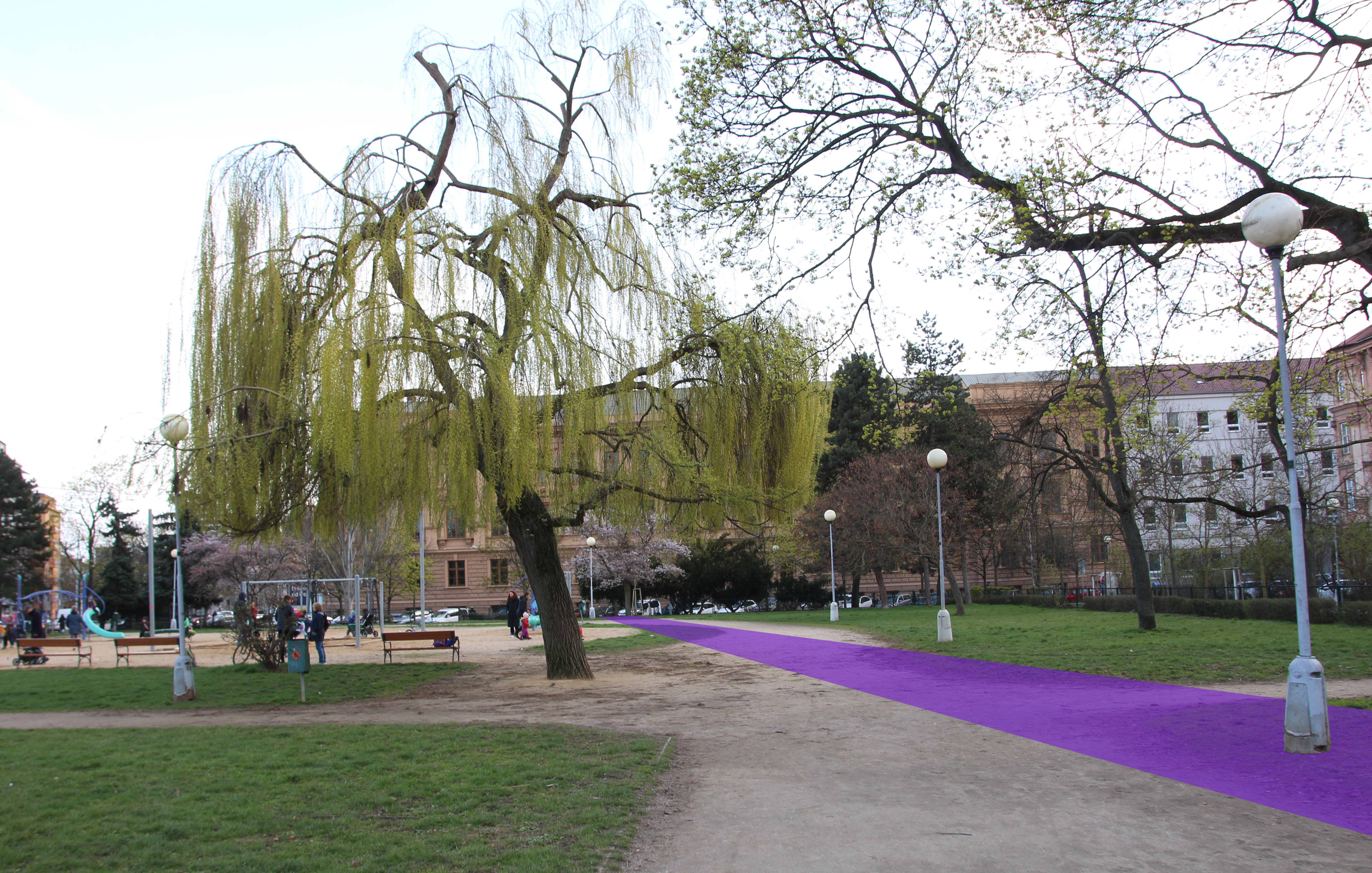 Park na náměstí 28. října je rovněž jedním z pozůstatků nezastavění území v 80. létech 19. století z důvodu trasování dráhy. Po jejím zrušení byly prostor využit pro stavbu průmyslové školy a parku ve stylu francouzských zámeckých zahrad.