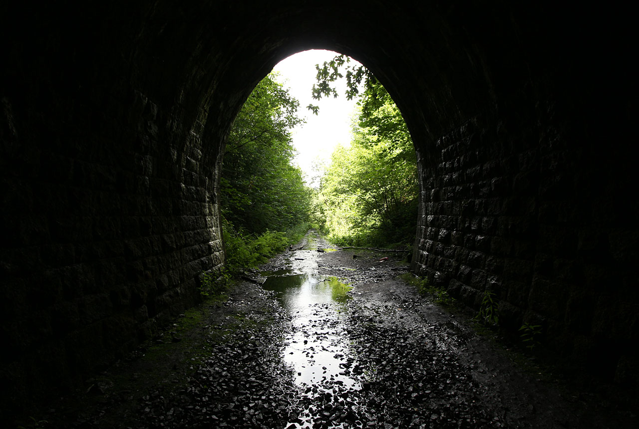 Na západní straně tunelu je klid.