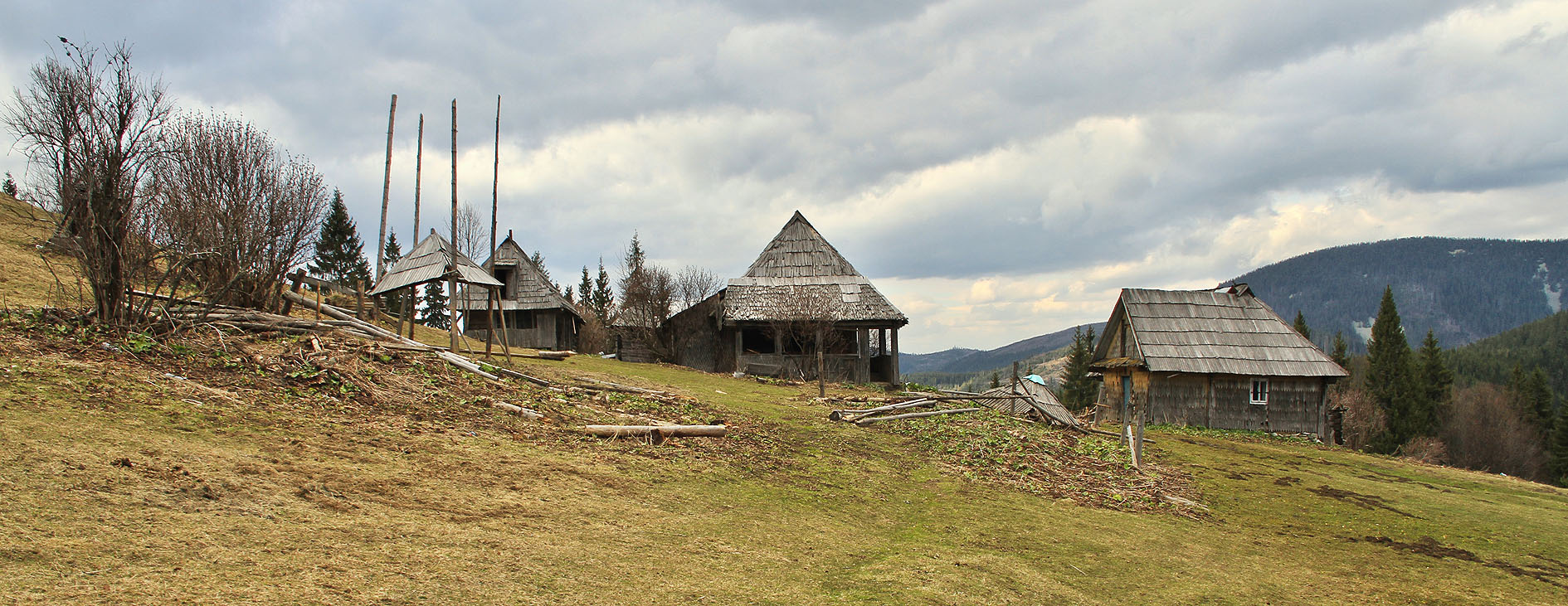 Pastevecká osada nad Siněvírským jezerem