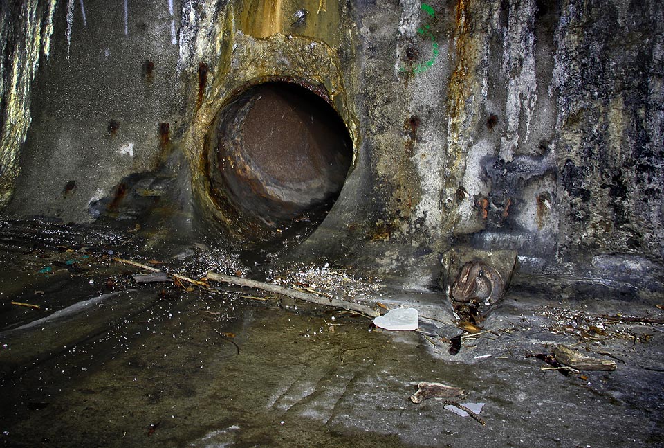 Nejpalčivějším problémem jsou v současnosti přetoky kanalizační soustavy, ze které čas od času uniknou do řeky nebezpečné splašky.