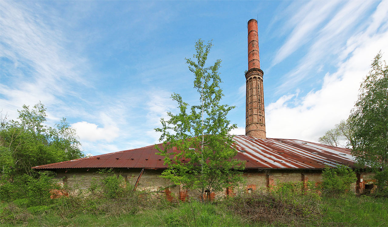 Vápenka je částečně zahloubená do země a i přes své značné půdorysné rozměry 55 m × 30 m je v krajině poměrně nenápadná.