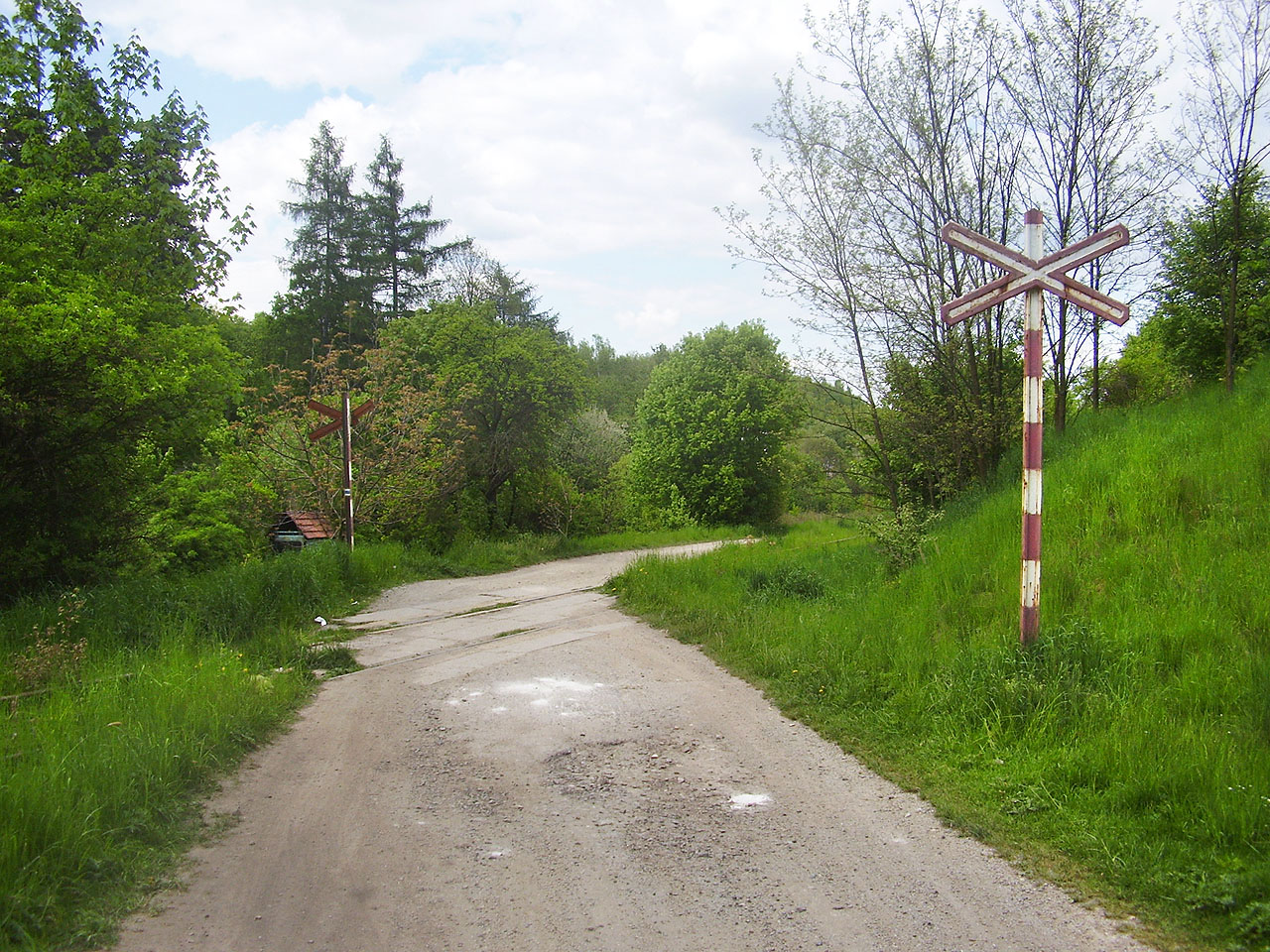 Přejezd na křížení s Dolní ulicí v <a href="/Tema/Babice u Rosic">Babicích</a>.